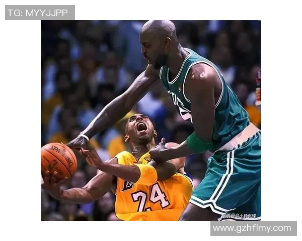 足球巨星重炮射门揭秘：如何打造无懈可击的超级进攻武器